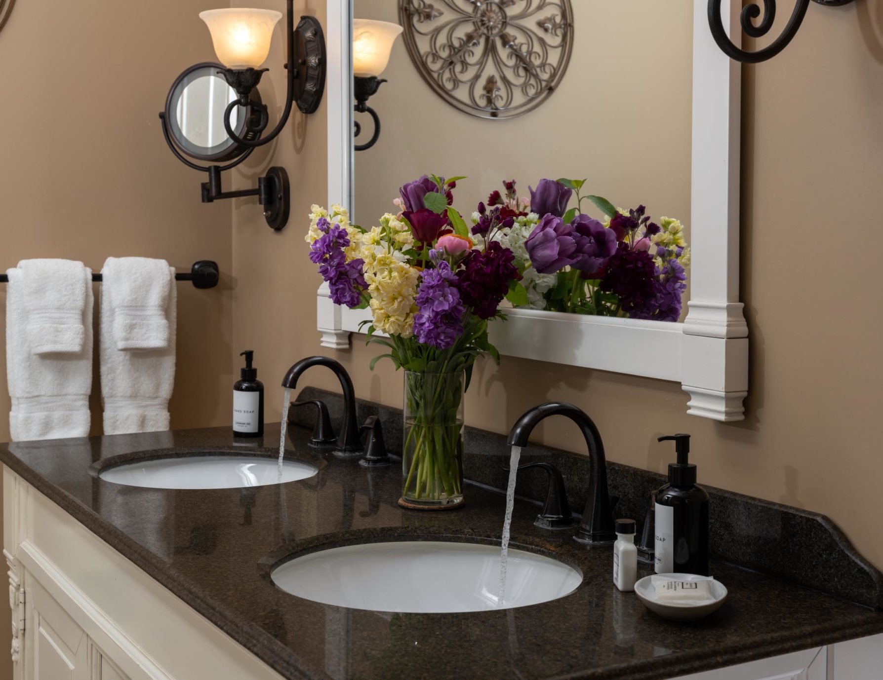 Pristine sink in the Campanella room