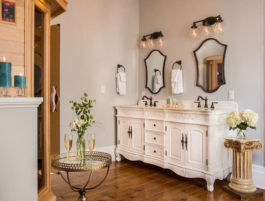 Spa Bathroom in Summer's Suite